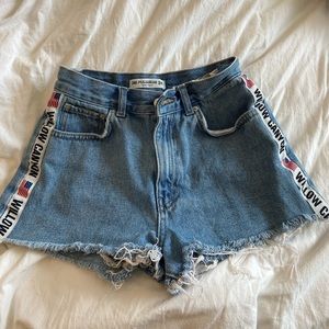Pull & Bear Willow Canyon Denim Shorts